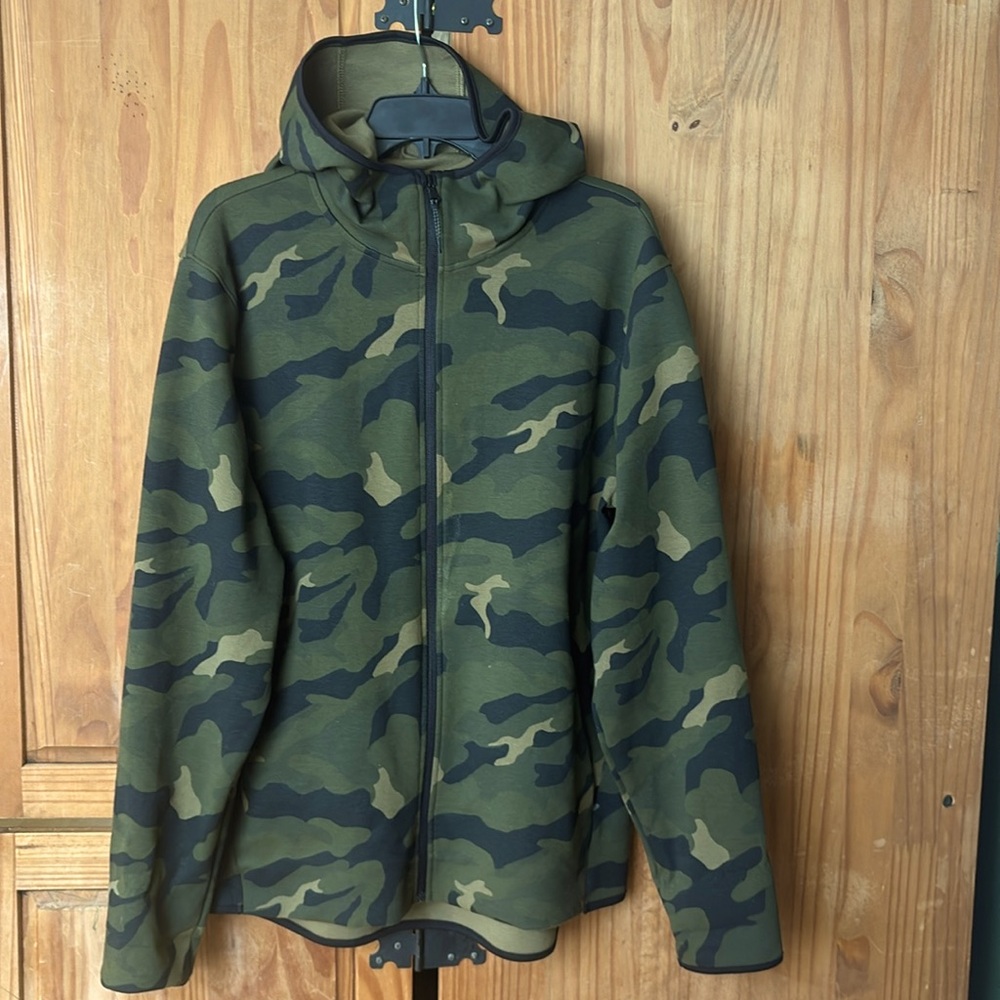 Old Navy Active Camouflage hooded zip front jacket Dynamic fleece green L Men’s